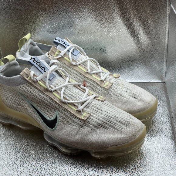 Size 13 Nike Air VaporMax Flyknit Mismatched Swoosh‎ Mens White Shoes DQ7633-100 main image 5